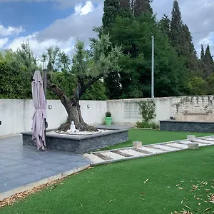 https://le-garas.fr-provencehotel.com